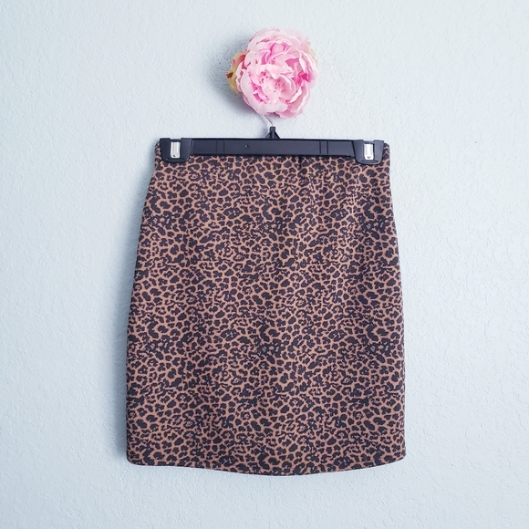 Show Me Your Mumu Leopard Print Roxanne Mini Skirt - Picture 3 of 4